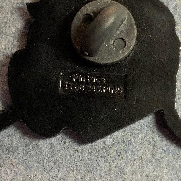 Wrapping For Inclusion Children Tack Pin Brooch Lapel Retro Vintage Gift Wrap - Picture 3 of 4